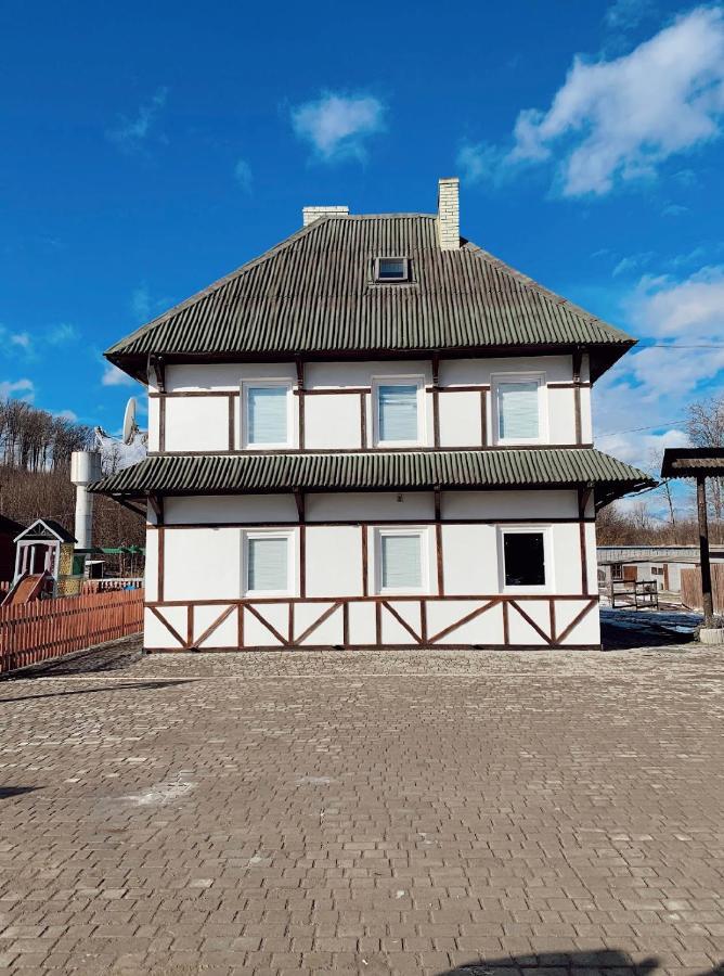 Orlyne Gnizdo Hotel Chernivtsi Bagian luar foto
