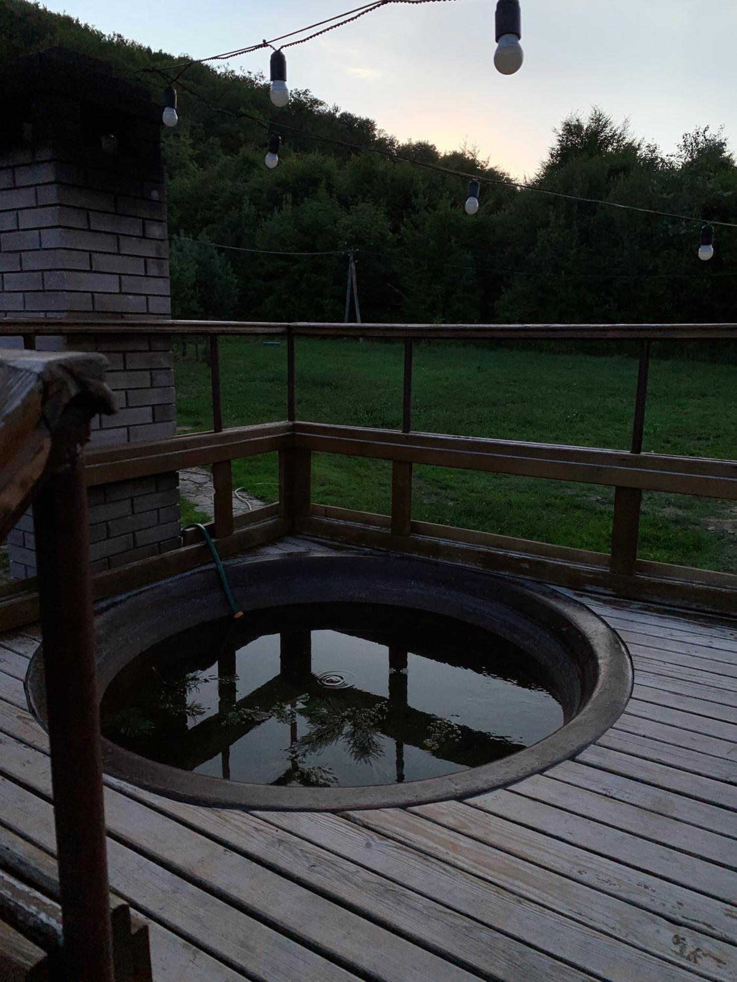 Orlyne Gnizdo Hotel Chernivtsi Bagian luar foto