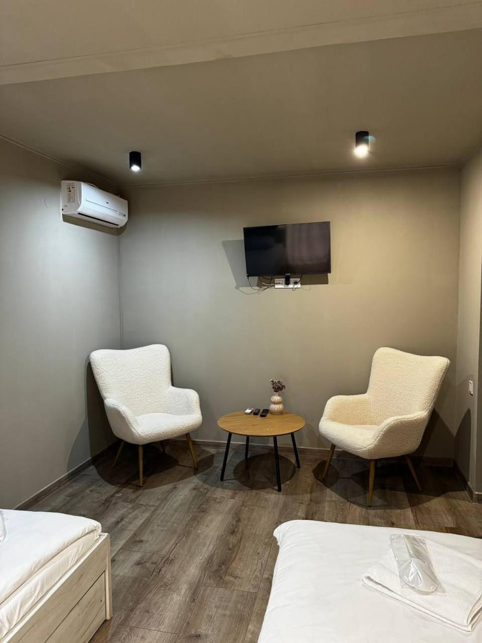 Orlyne Gnizdo Hotel Chernivtsi Ruang foto