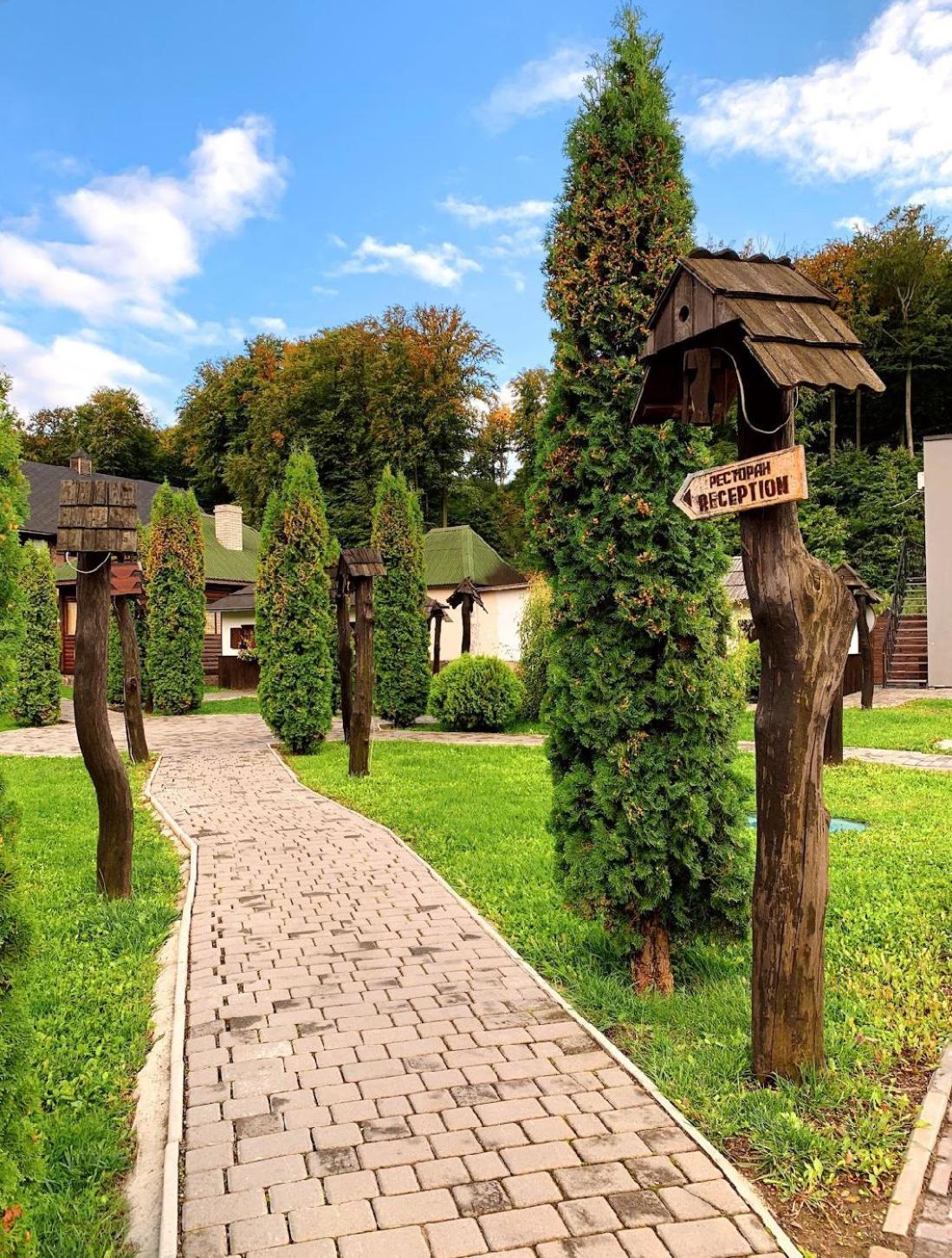 Orlyne Gnizdo Hotel Chernivtsi Bagian luar foto
