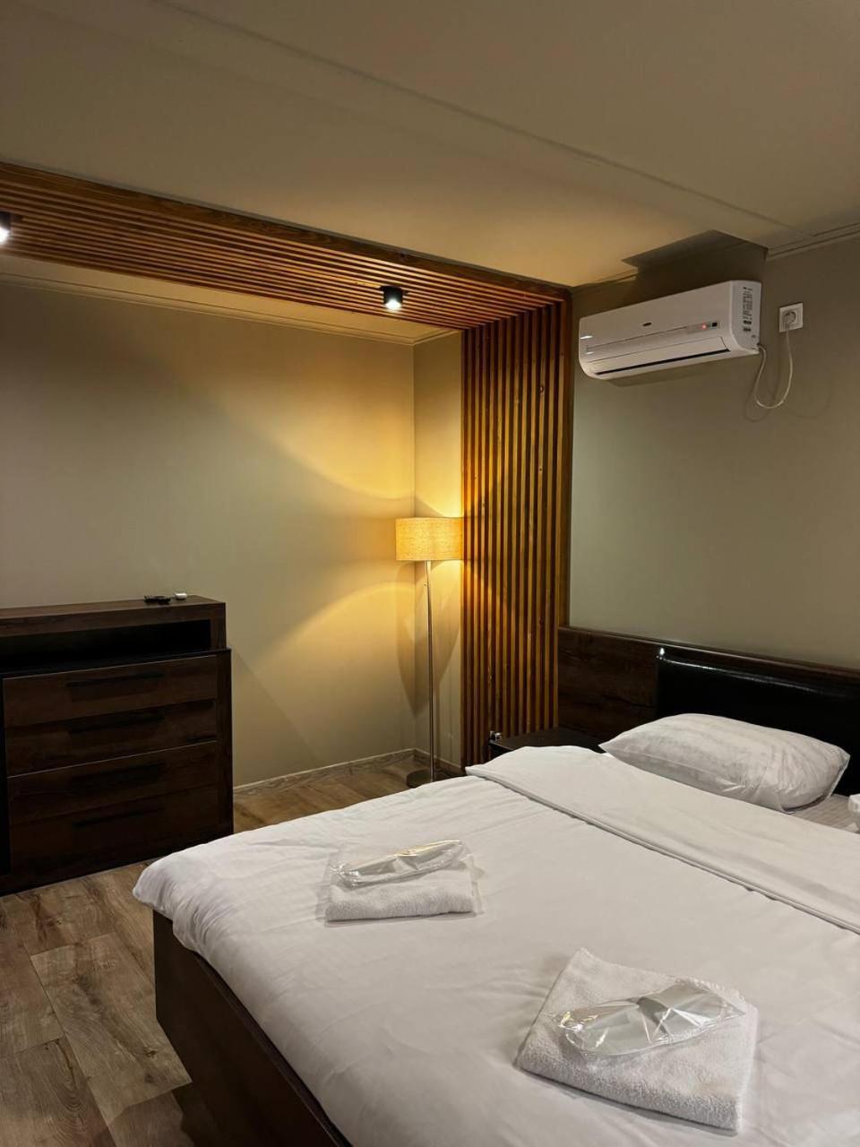 Orlyne Gnizdo Hotel Chernivtsi Ruang foto