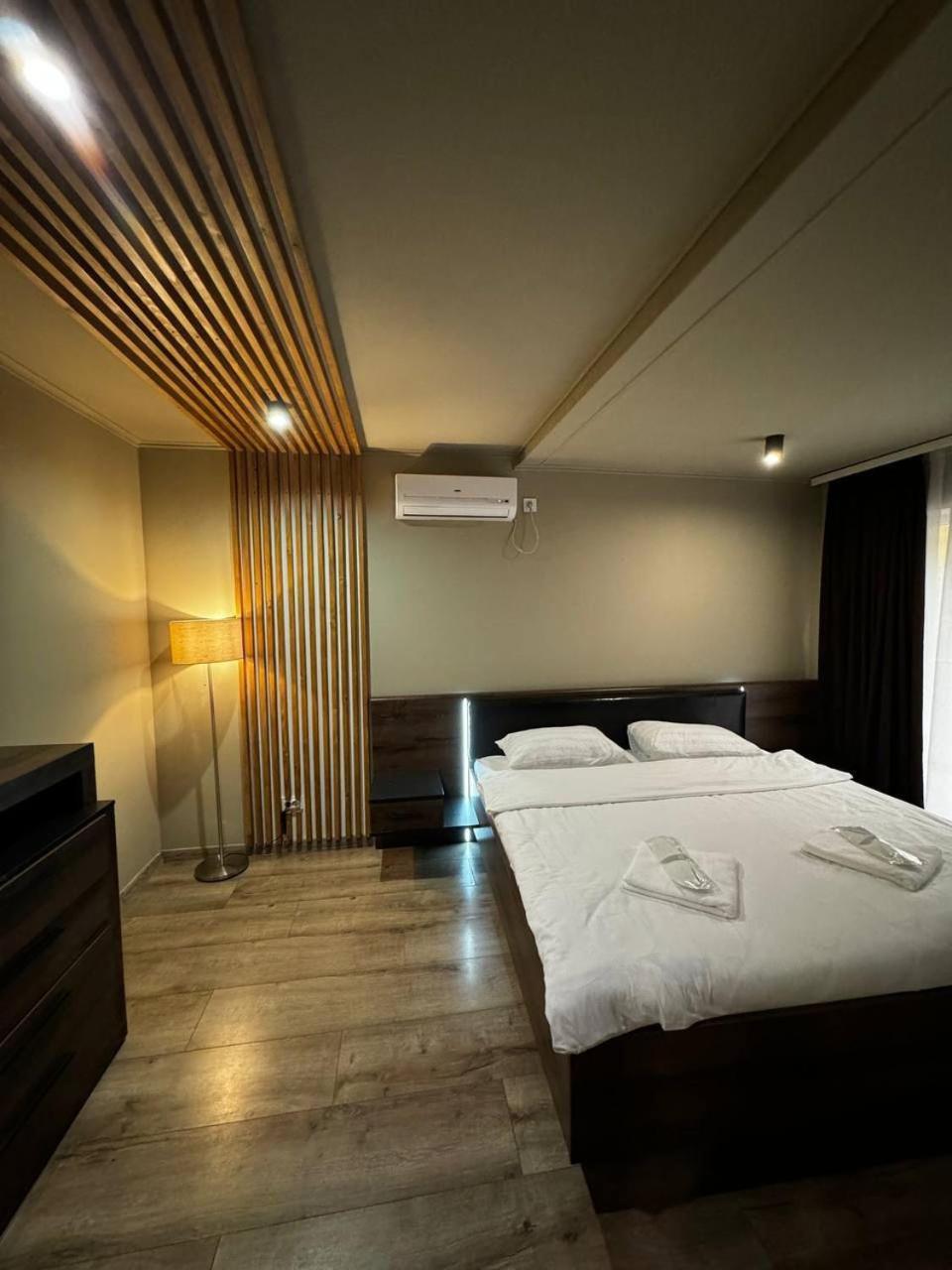 Orlyne Gnizdo Hotel Chernivtsi Ruang foto