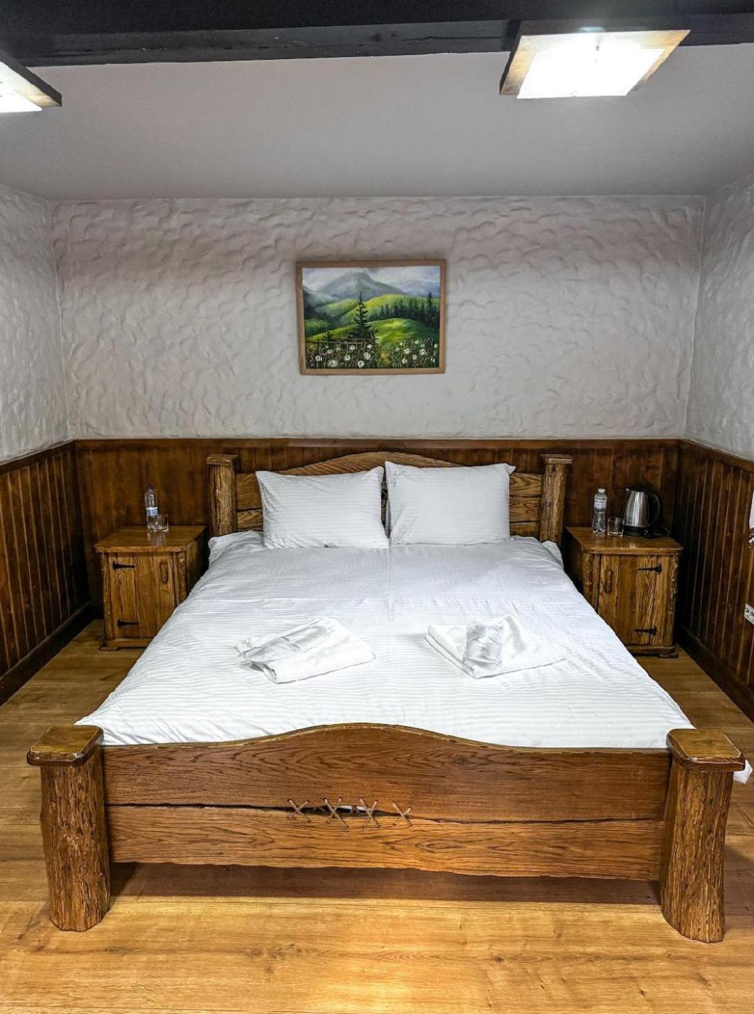 Orlyne Gnizdo Hotel Chernivtsi Ruang foto